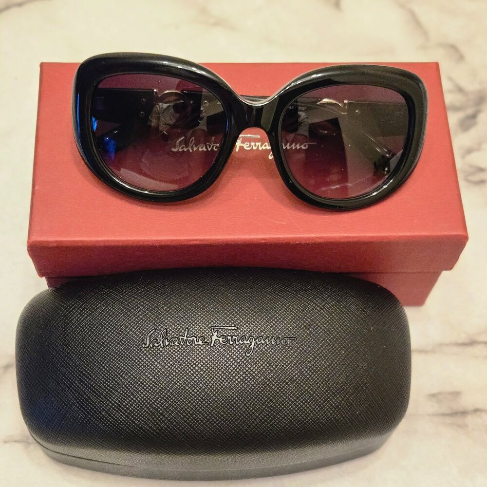 Salvatore Ferragamo SF727S